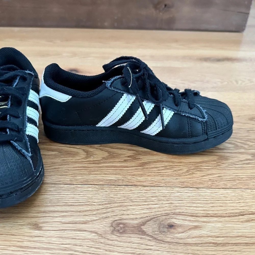 ADIDAS KIDS ORIGINALS SUPERSTAR II SHOES - Size 13